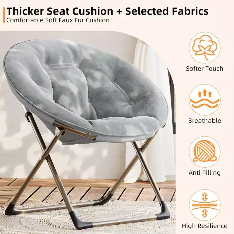 Chaise soucoupe pliante confortable avec fausse fourrure douillette, assise rembourrée épaisse et cadre métallique. Fauteuil d'appoint moderne pour salon et chambre.