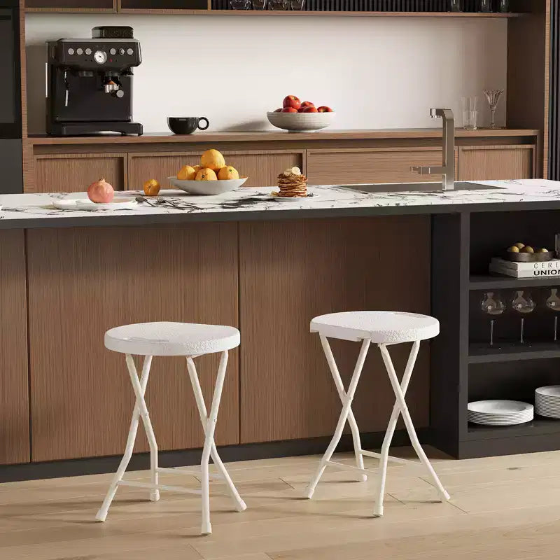 Lot de 2 tabourets pliants avec poignée, pieds antidérapants, capacité de 272 kg, tabouret pliable intérieur et extérieur pour adultes, dortoir, cuisine, coiffeuse