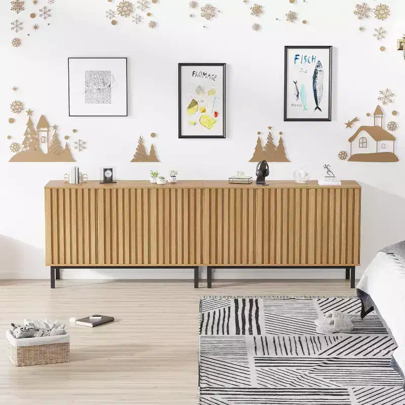 Buffet avec espace de rangement et portes cannelées Meuble de rangement en bois autoportant