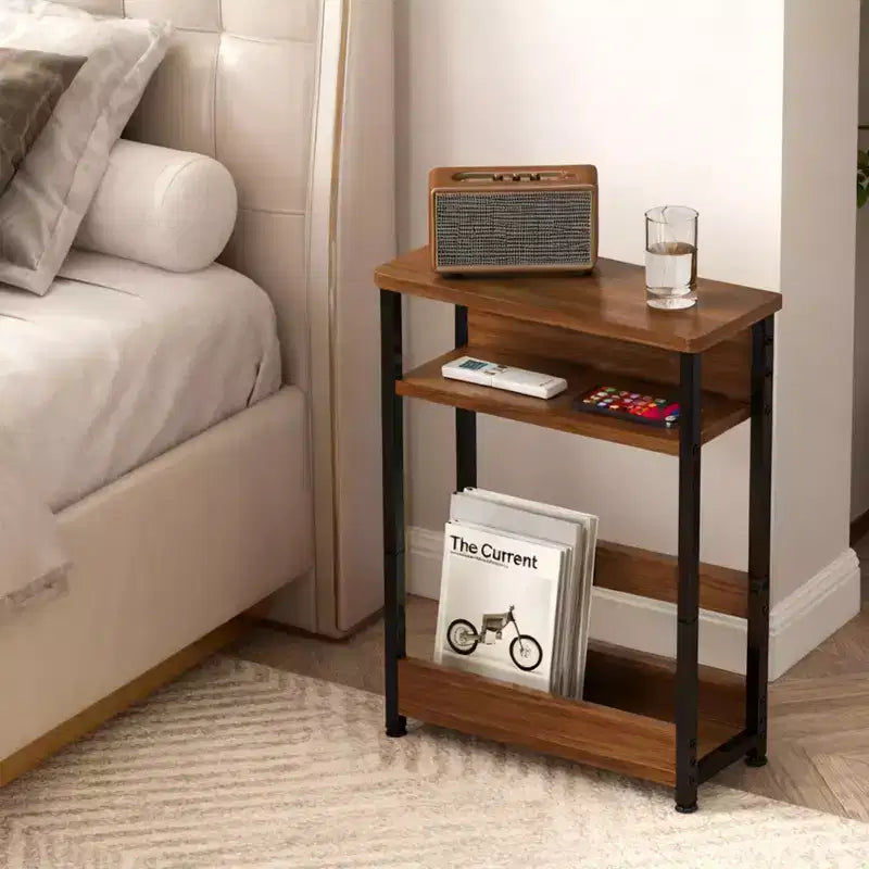 Table d'appoint industrielle à 3 niveaux pour petits espaces, table d'appoint étroite en bois avec étagères de rangement, petite table de chevet fine