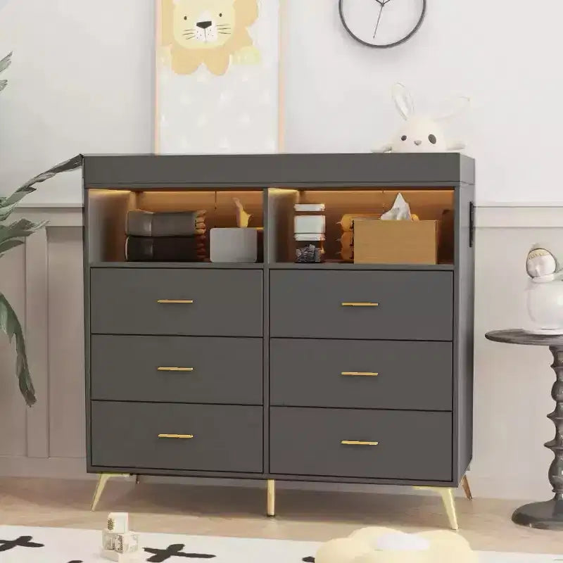 Commode à langer avec tiroirs pour bébé avec table à langer, prise de courant, lumière LED et pieds en métal