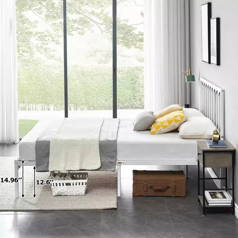 Cadre de lit plateforme pleine grandeur en métal avec tête de lit Espace de rangement de 32 cm en dessous Pas besoin de sommier Tapisserie noire silencieuse