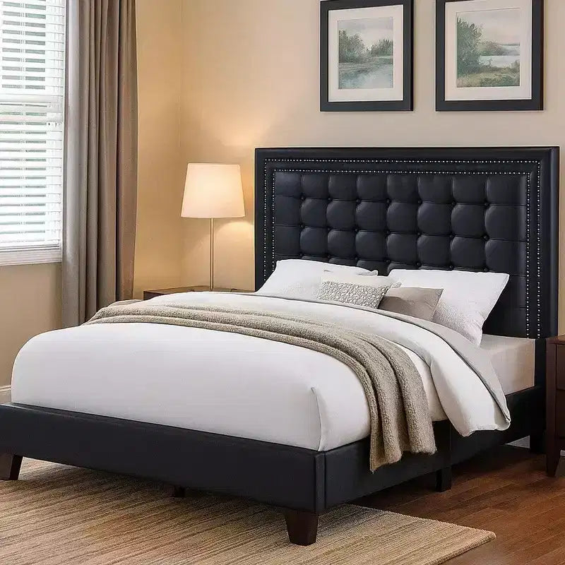 Lit plateforme Queen moderne, capitonnage profond, simili cuir noir
