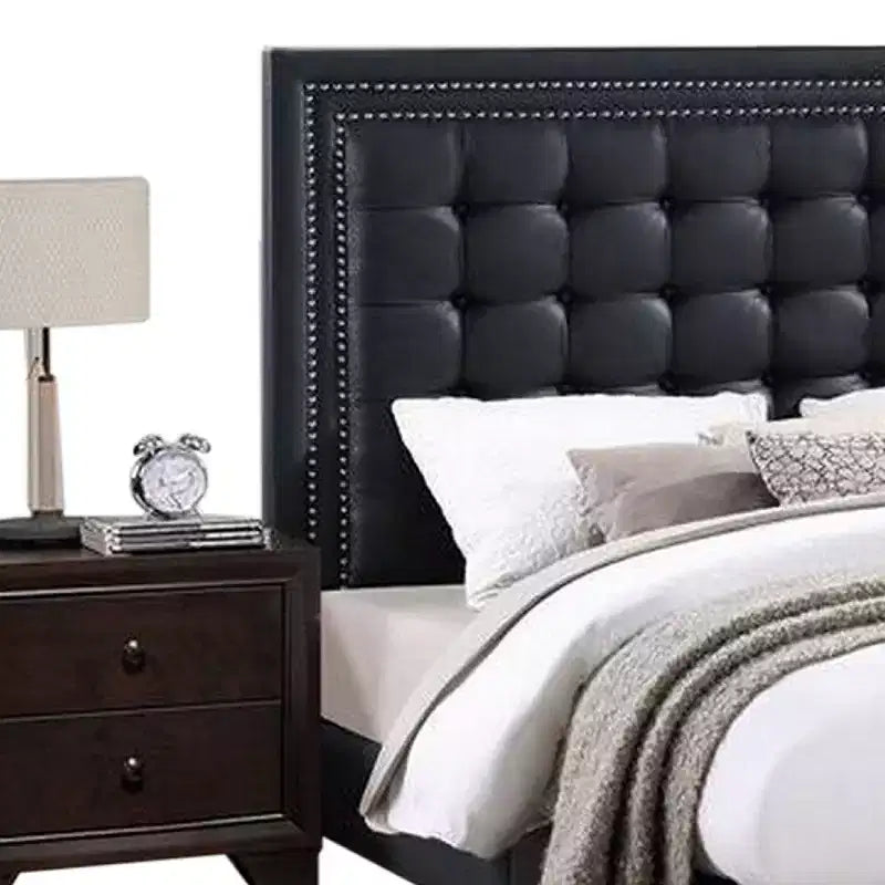 Lit plateforme Queen moderne, capitonnage profond, simili cuir noir